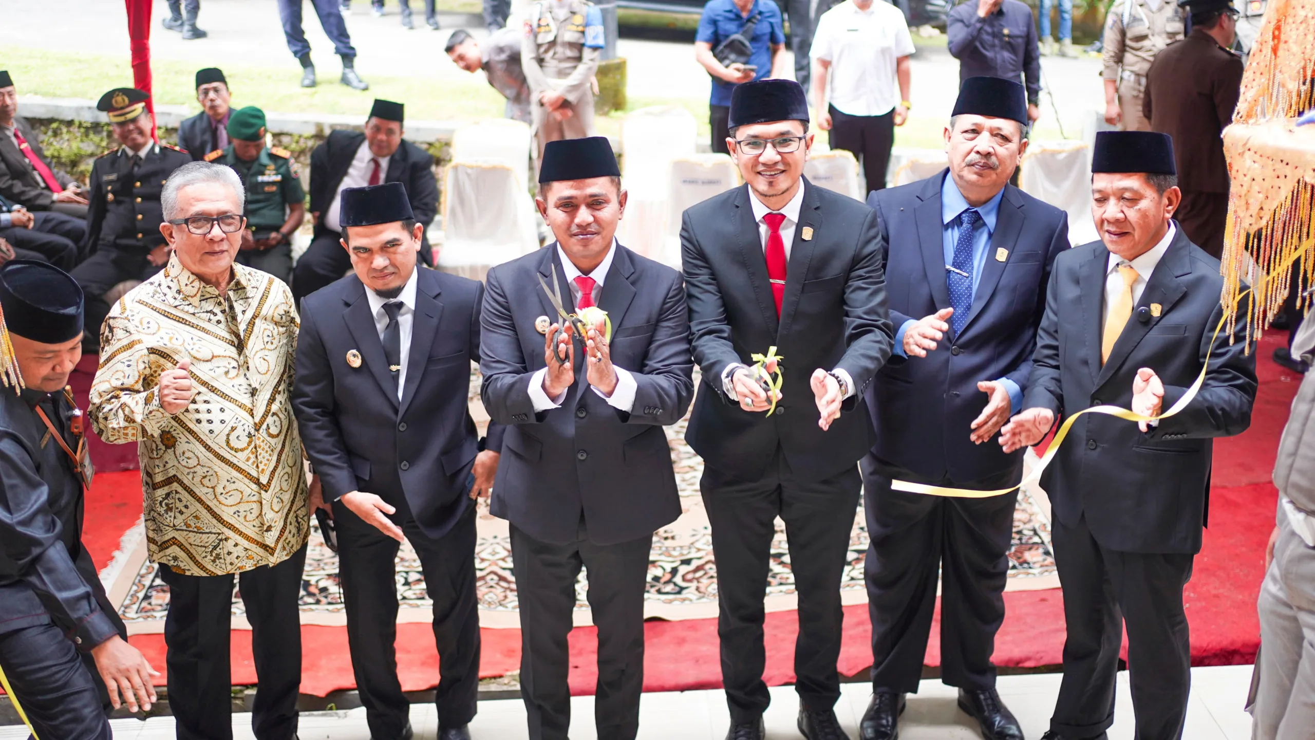 Resmikan Kantor DPRD Baru, Bupati Solok Jon Firman Pandu Minta Tingkatkan Kualitas Pelayanan 