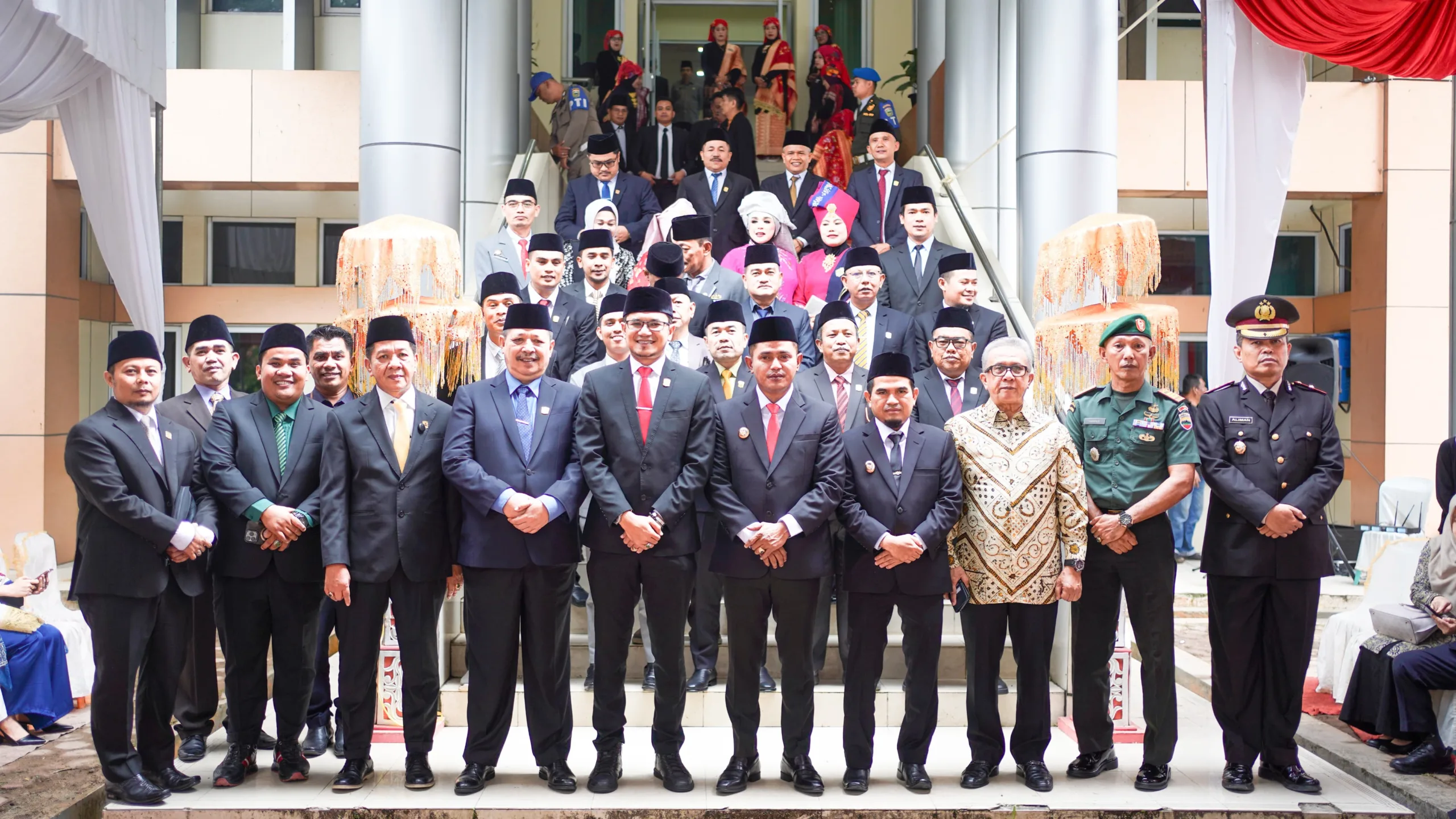 Resmikan Kantor DPRD Baru, Bupati Solok Jon Firman Pandu Minta Tingkatkan Kualitas Pelayanan 