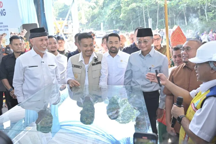 Gubernur dan Wagub Sumbar Dampingi Menteri PU Groundbreaking Pembangunan Fly Over Sitinjau Lauik