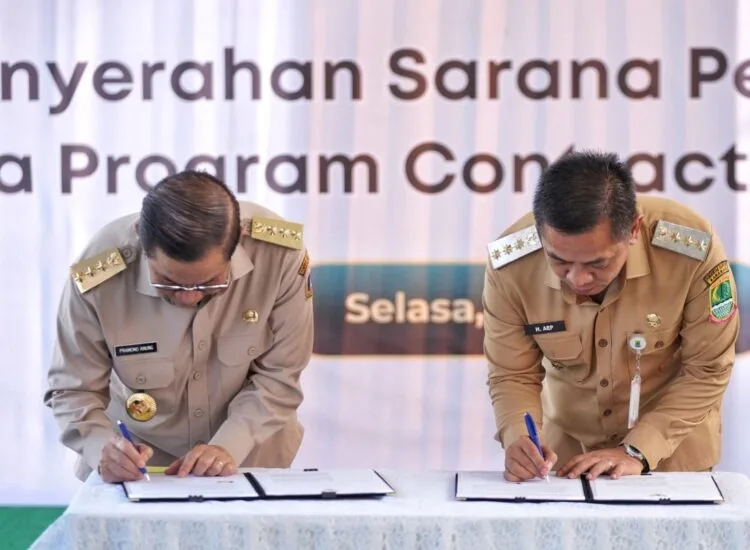 Jamin Pasokan Beras, Gubernur Pramono Teken Kerjasama dengan Pemkab Karawang