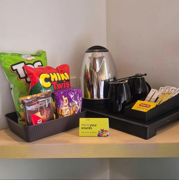 Gratis Snack Hub Bagi Tetamu MAXONE Hotel Kramat Jakarta