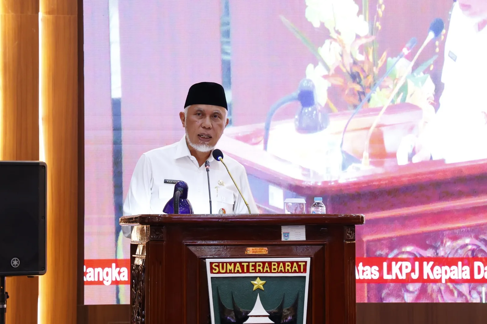 Rapat Paripurna, DPRD Sumbar Serahkan Rekomendasi LKPj Kepala Daerah Tahun 2024