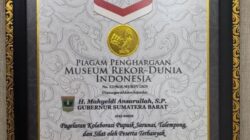Gubernur Mahyeldi Berhasil Raih Rekor MURI Berkat Festival Sumbar Tageh