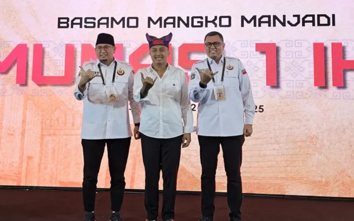 Wagub Vasko Tutup Munas IKM: Orang Minang Harus Bangun Kampung Halaman