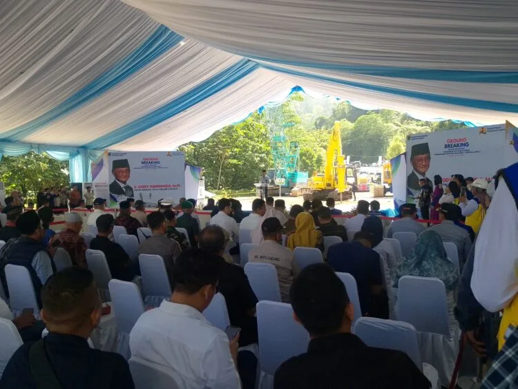 Menteri PUPR Resmikan Tahap Pertama Pembangunan Flyover Sitinjau Lauik