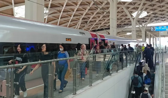 Puncak Arus Balik Libur Panjang, Penumpang Whoosh di Atas 90 Persen