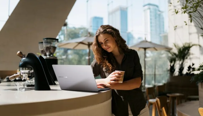Resmi Diluncurkan, Yuk Bandingkan Harga dan Keunggulan yang Ditawarkan ASUS ExpertBook P3405CVA