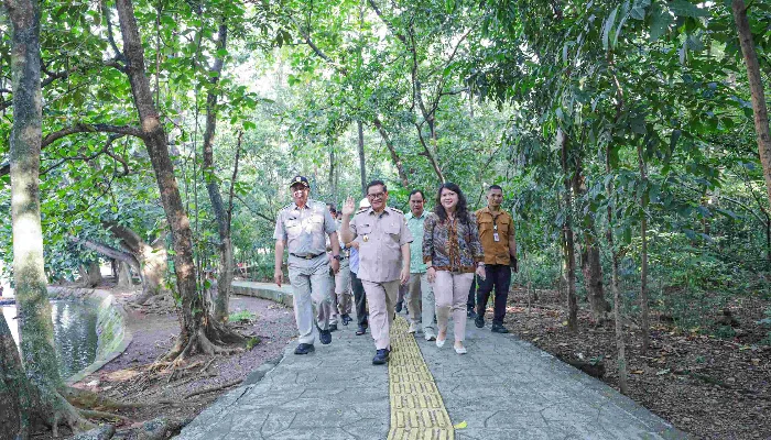 Miliki Luas 15 Hektar, Gubernur Pramono Akan Renovasi Sebagian Fasilitas Hutan Kota Srengseng