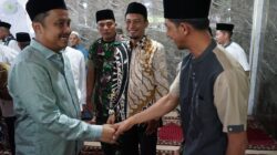 Momen Wagub Vasko Berbaur dengan Warga Sungai Nyalo Pessel Rayakan Idul Adha 1446 