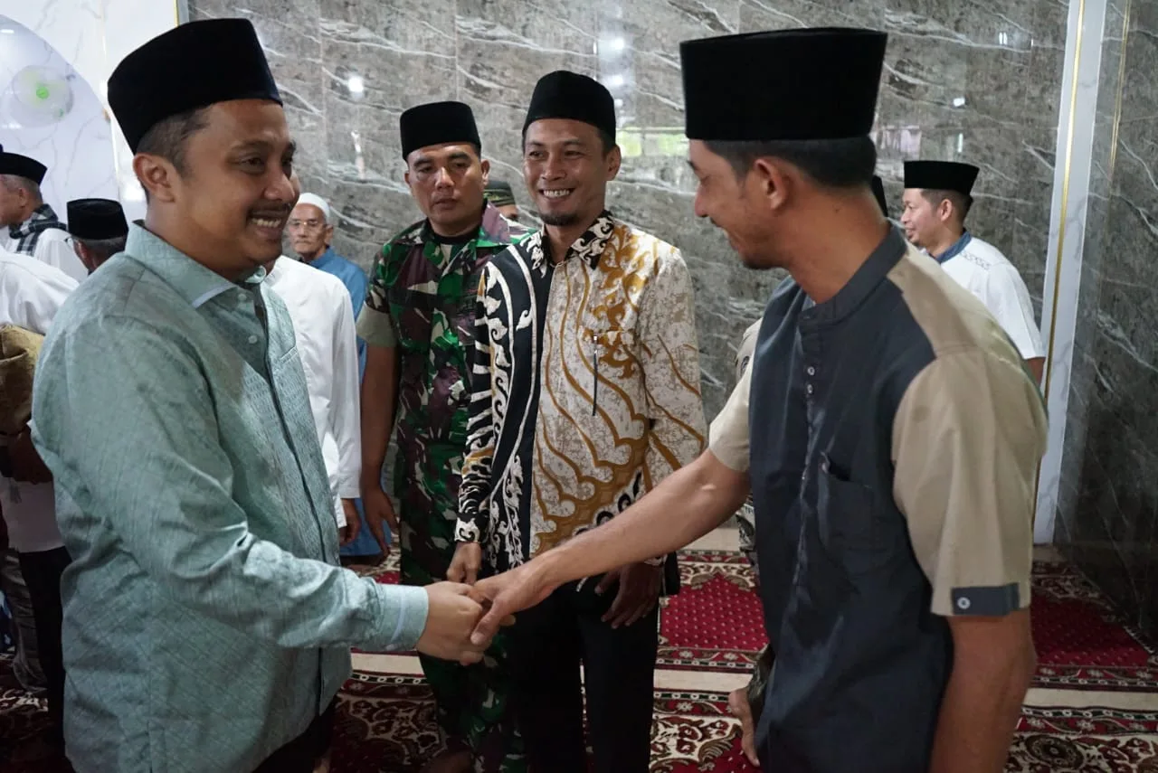 Momen Wagub Vasko Berbaur dengan Warga Sungai Nyalo Pessel Rayakan Idul Adha 1446 