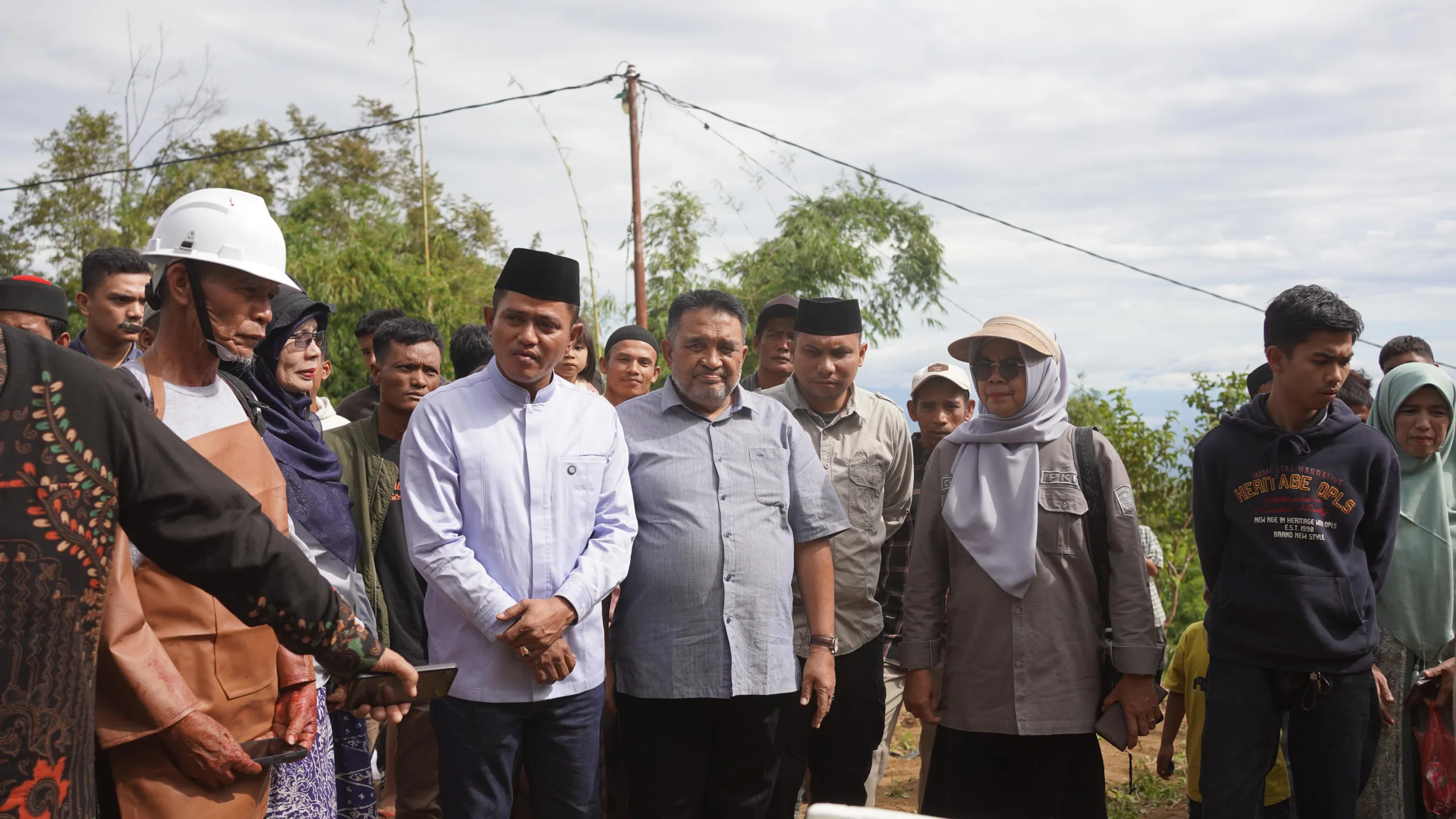 Bupati Solok Hadiri Prosesi Penyembelihan Hewan Kurban dari Presiden RI di Nagari Koto Laweh