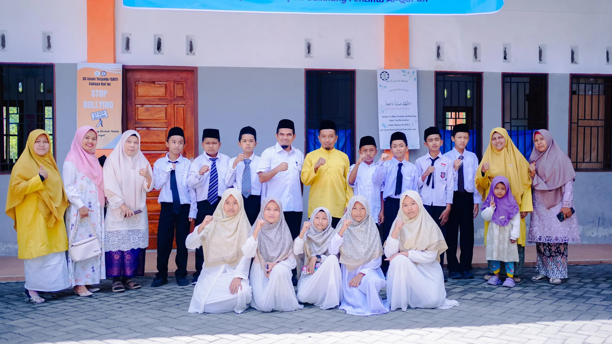 Wakil Bupati Solok Hadiri Wisuda Tahfidz & Pelepasan Siswa Kelas VI SDIT Cahaya Qur’an Sumani