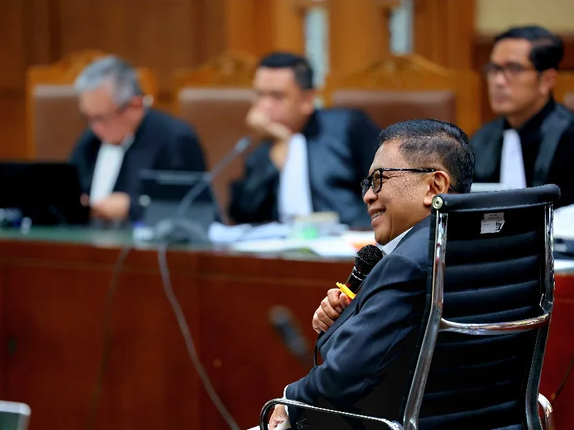 Bonnie Triyana Auto Geleng-Geleng Mendengar Pertanyaan “Konyol” Jaksa ke Hasto yang Bertemu Harun