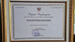 Sumatera Barat Raih Penghargaan Nasional sebagai Provinsi dengan Residu Data Pendidikan Terendah
