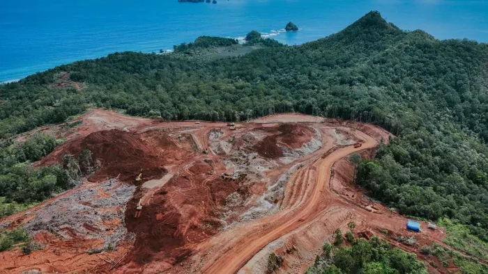 Pemerintah Cabut Izin 4 Perusahan Tambang Nikel di Raja Ampat