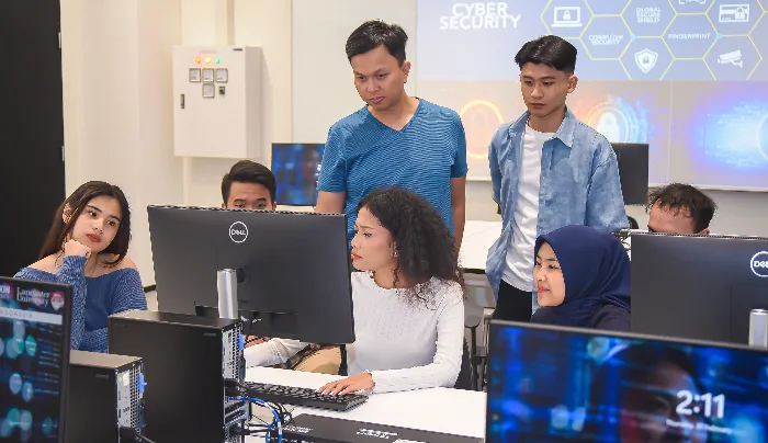 University Australia dan Inggris Tawarkan Pembelajaran Global Tanpa Harus Tinggalkan Indonesia