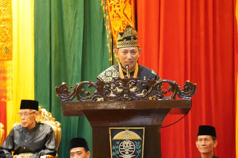 Terima Anugerah Adat Ingatan Budi dari LAM Riau, Kapolri Jenderal Sigit: Pengabdian Berakar pada Nilai-Nilai Luhur