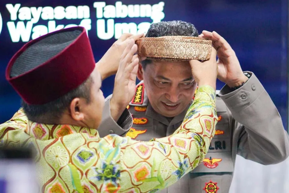 Kunjungi Ponpes Ustaz Abdul Somad, Kapolri Sampaikan Pesan Bersatu dalam Keberagaman