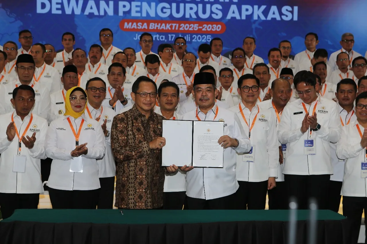 Bupati Solok Jon Firman Pandu Dilantik sebagai Wakil Ketua Umum APKASI Periode 2025-2030