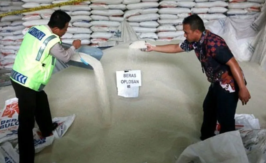 Kapolda dan Satgas Pangan DKI Jakarta Sidak Beras Pasar Induk Cipinang