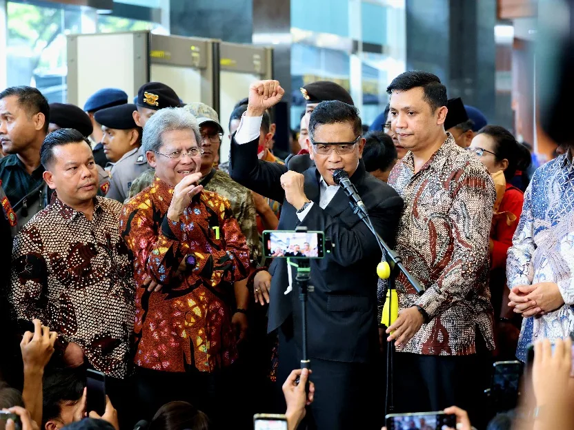 Terima Vonis 3,5 Tahun dengan Kepala Tegak, Hasto: Putusan Hakim Sarat Muatan Politik