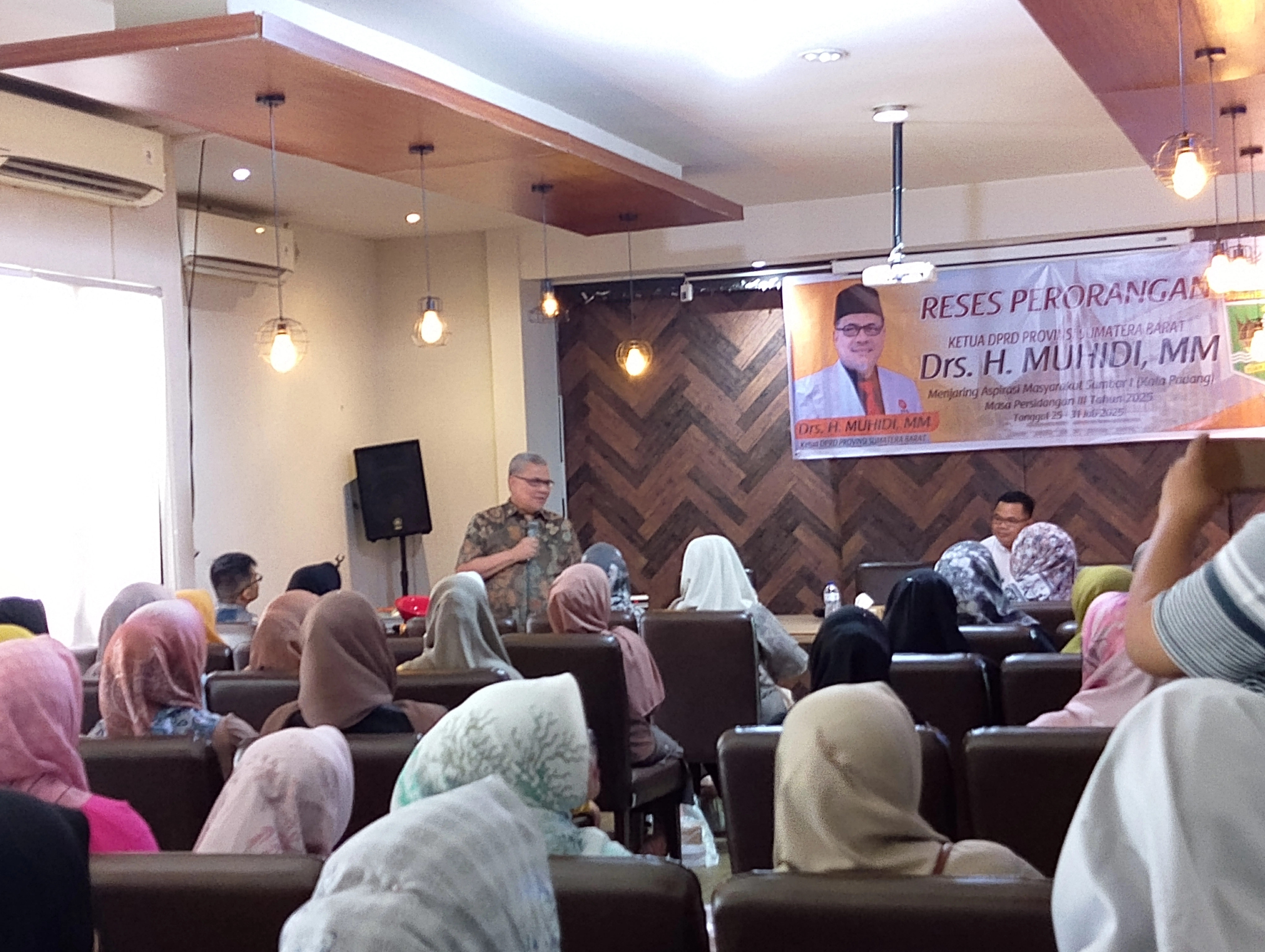 ‎Ketua DPRD Sumbar H. Muhidi Fokus Bahas Kembangkan UMKM dan Pendidikan Saat Reses di Kota Padang