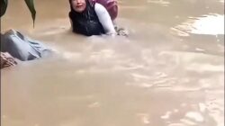 Viral! Bidan di Pasaman Seberangi Sungai Demi Menolong Warga, Wagub Vasko Salut dan Apresiasi