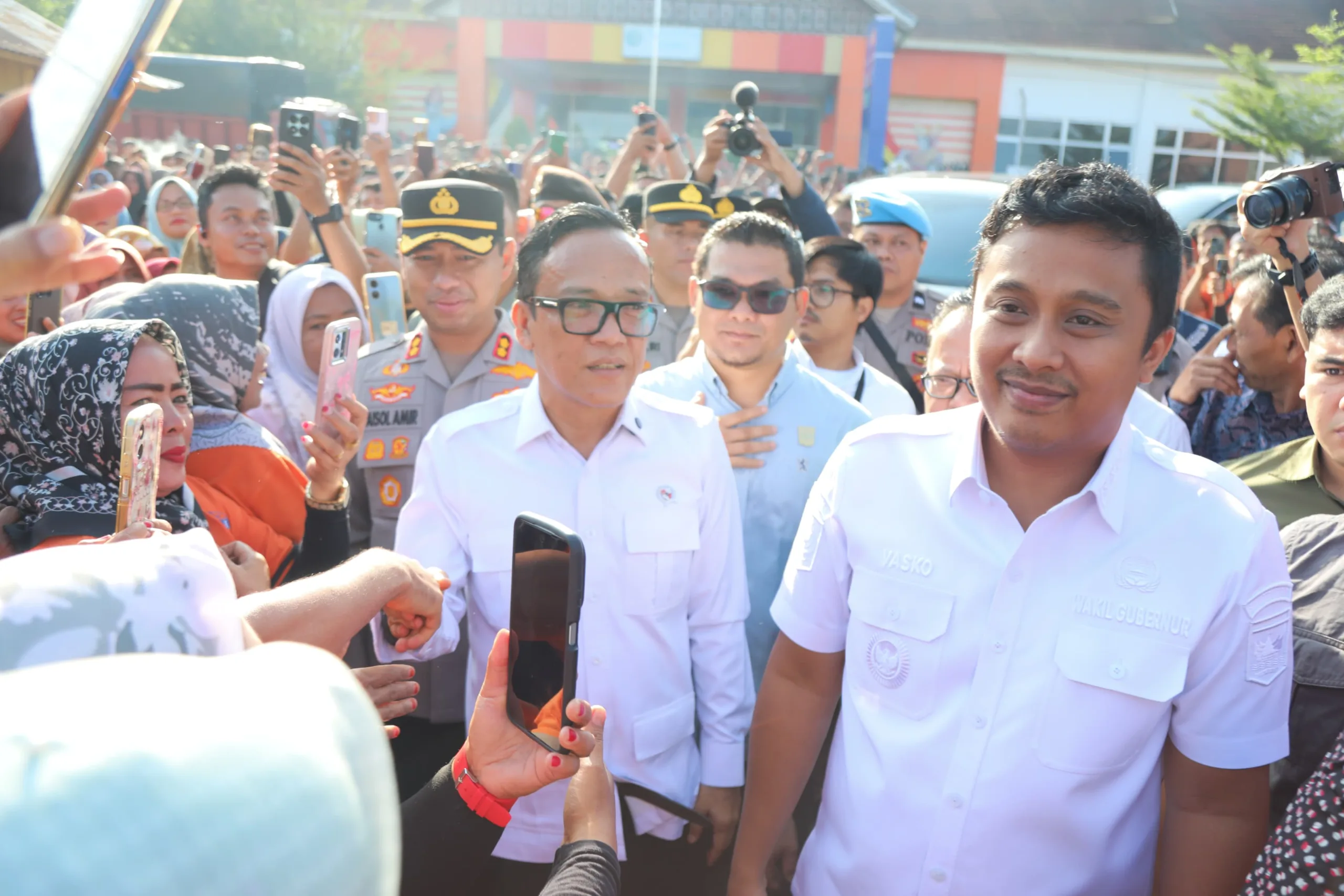 Wamenaker dan Wagub Sumbar Turun Tangan, Ratusan Karyawan PT Bumi Sarimas Tuntut Gaji Empat Bulan