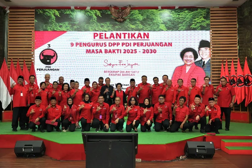 Semua Tersenyum, Hasto Kembali Dipercaya Megawati Menjadi Sekjen PDIP