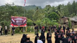 HUT RI Ke-80, Semangat Nasionalime Warga Kampung Mbaung Menunggu Masuk Aliran Listrik