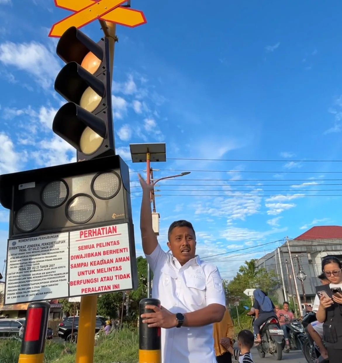 2 Pelajar Meninggal usai Kecelakaan Mobil vs Kereta Api, Pemprov Sumbar Serukan Pengawasan Ketat di Perlintasan Kereta