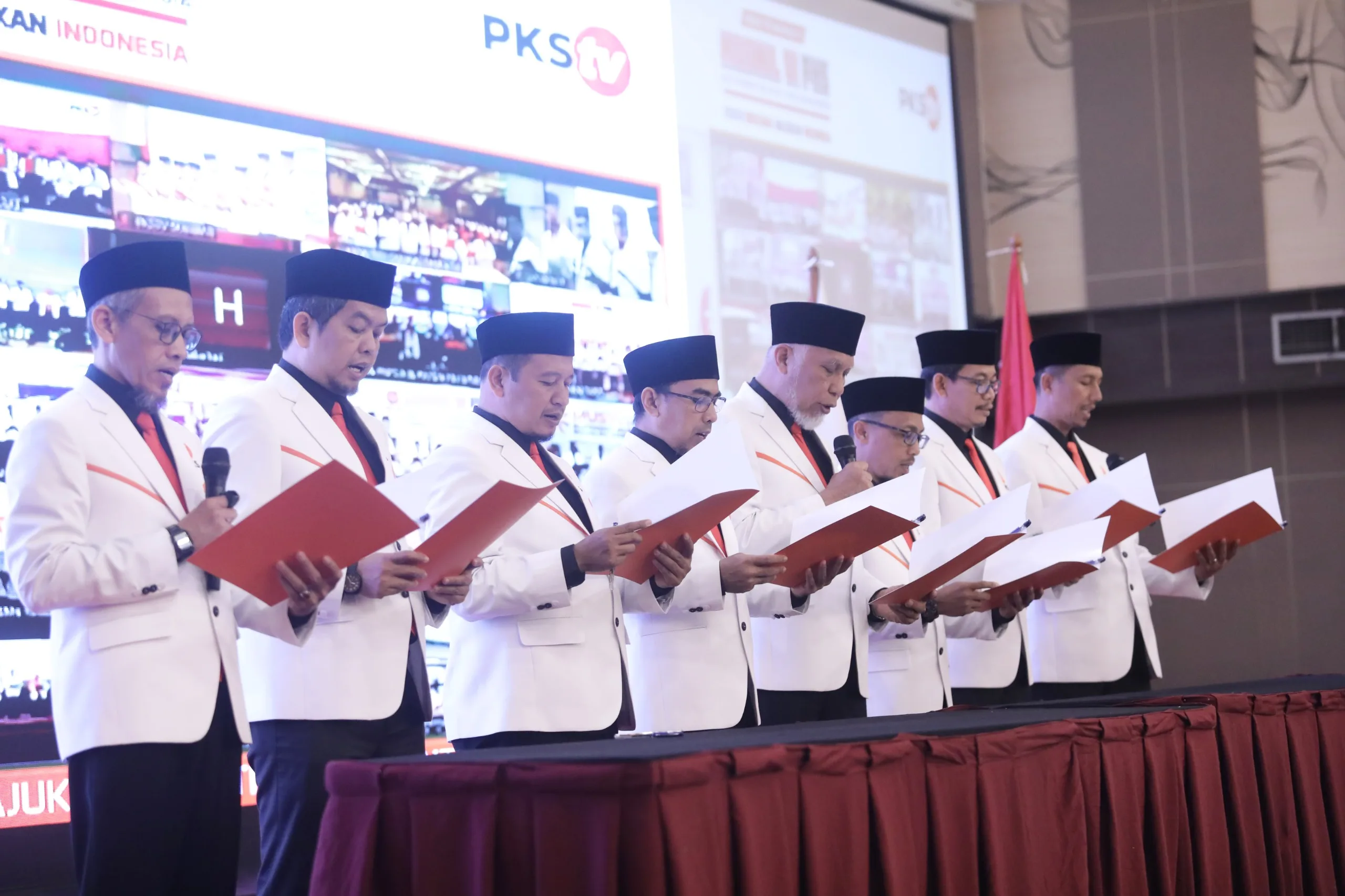 PKS Sumbar Kukuhkan Pengurus Baru, Tegaskan Komitmen Pelayanan Publik dan Dukungan Palestina