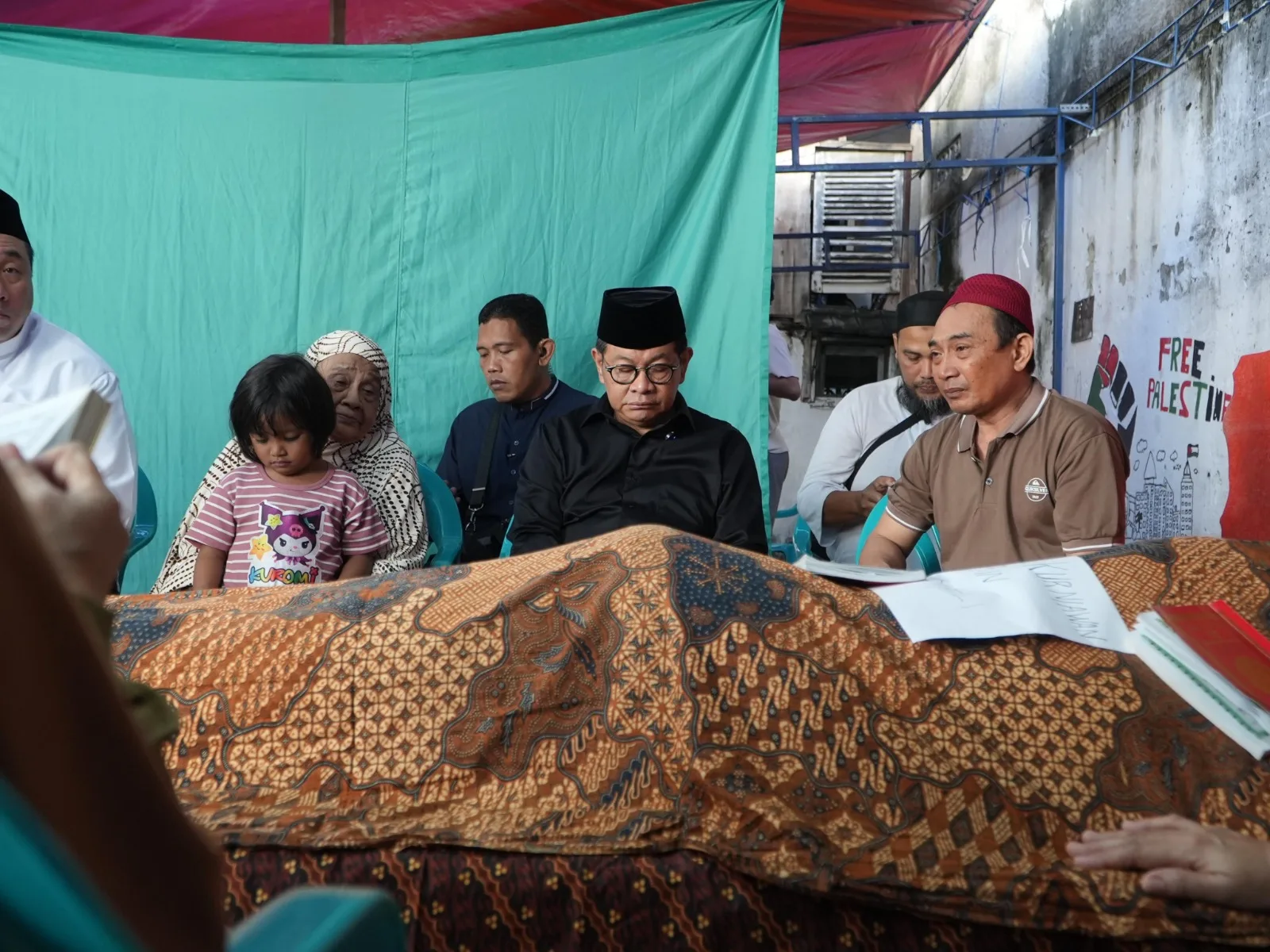 Gubernur Pramono Pagi-Pagi Melayani ke Rumah Affan Kurniawan Korban Tewas Ditabrak Brimob