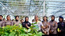 Diajak ke Bank Pohon Polda Riau, Rocky Gerung Sebut Polwan Sebagai Penjaga Perdamaian Negeri