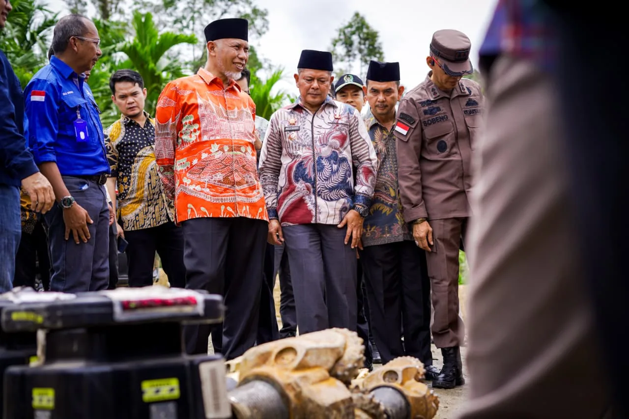 Gubernur Mahyeldi Resmikan Pengeboran Perdana Sumur Panas Bumi BNJ-1 PSPE Bonjol