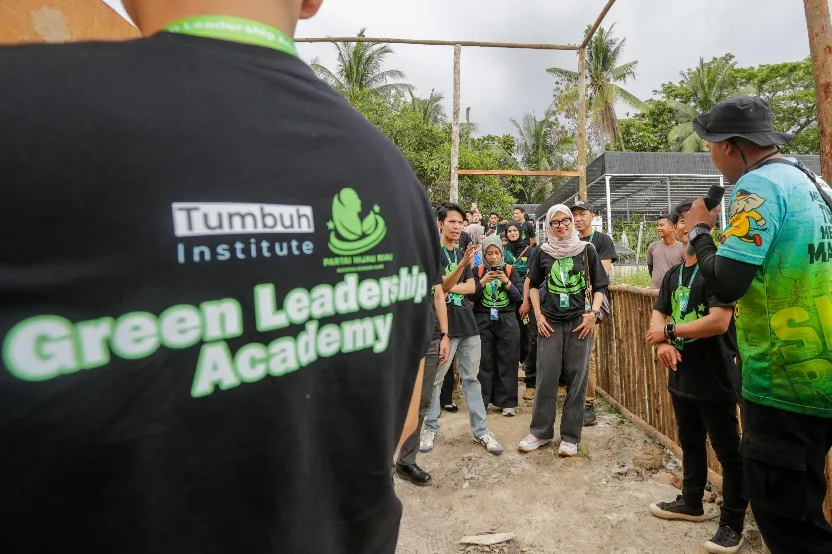 Mahasiswa Green Leadership Academy Tanam Semangat Baru di Tabung Harmoni Hijau