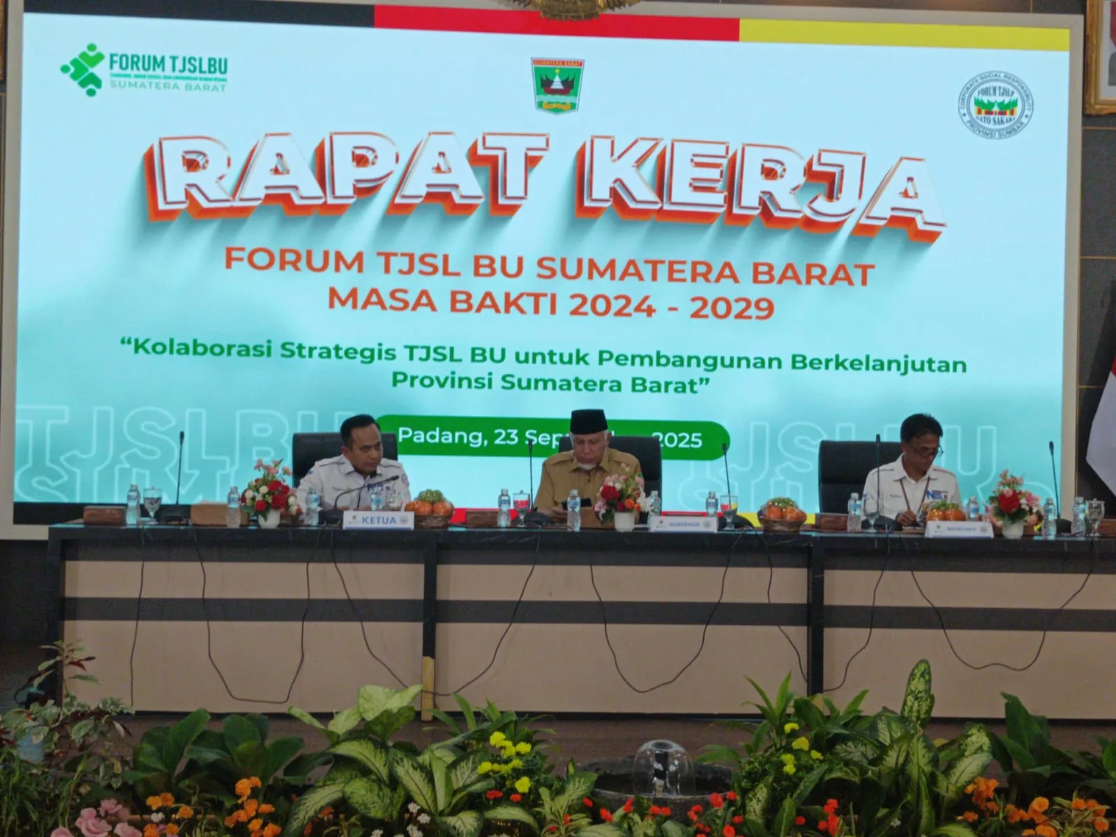 Gubernur Sumbar Buka Rapat Kerja Forum TJSLBU 2024-2029: Dorong Sinergi Dunia Usaha untuk Pembangunan Berkelanjutan