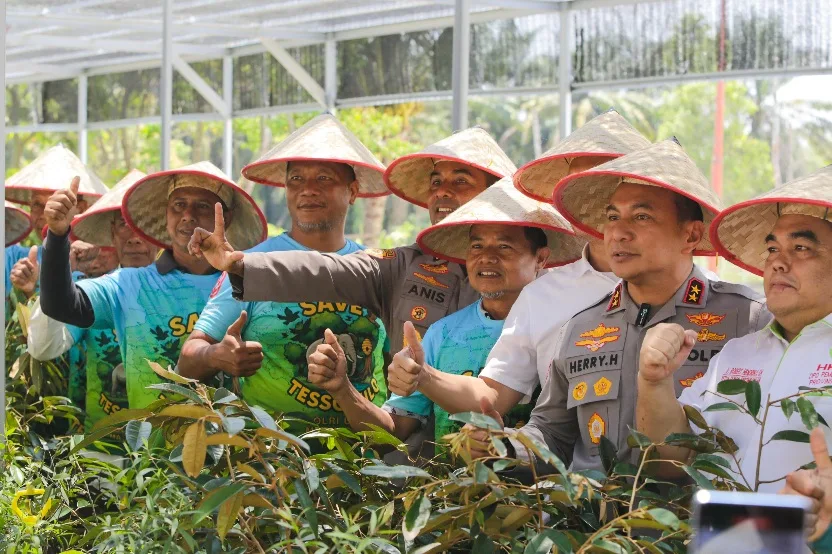 Kapolda Riau Irjen Herry Heryawan Ngobrol Santai Bareng Petani di Tabung Harmoni Hijau