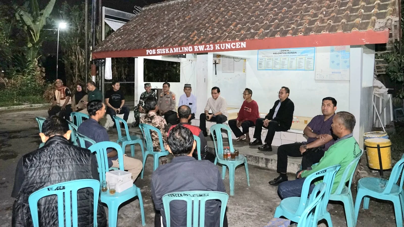 Pastikan Daerah Lebih Kondusif, Kemendagri Tinjau Pos Kamling di Sleman