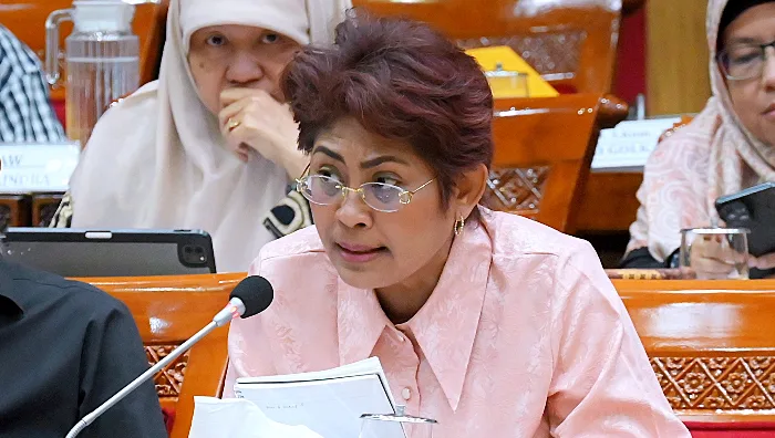 Guru Digaji Hanya Rp200 Ribu, DPR Desak Revisi Aturan BOS