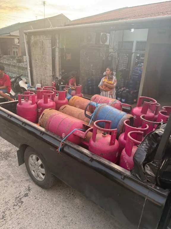 Polda Riau Gerebek Pengoplosan Gas LPG Bersubsidi dan Ringkus Dua Pelaku