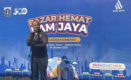 PAM Jaya Guyurkan Bantuan Sembako Gratis di Pademangan