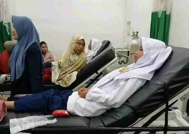 11 Siswa di Padang Panjang Dilarikan ke RSUD Diduga Keracunan Makanan Bergizi Gratis