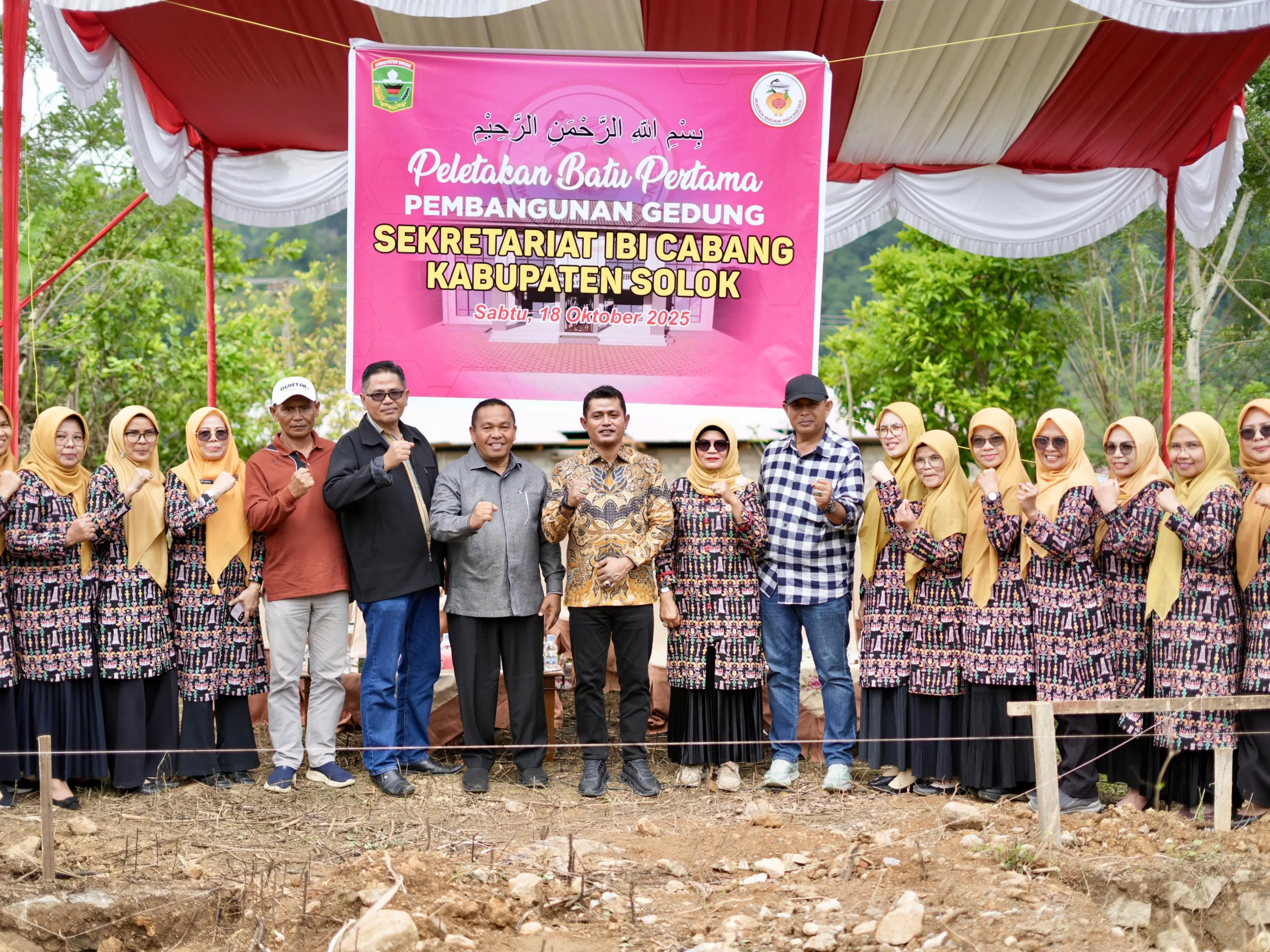 Sekretariat IBI Cabang Kabupaten Solok Akan Dibangun, Bupati Solok Letakkan Batu Pertama
