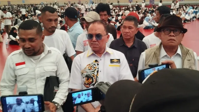 Gelar Milad Prabowo Bersama Ribuan Warga di Velodrome, Haidar Alwi: Polri Harus Tetap di Bawah Presiden