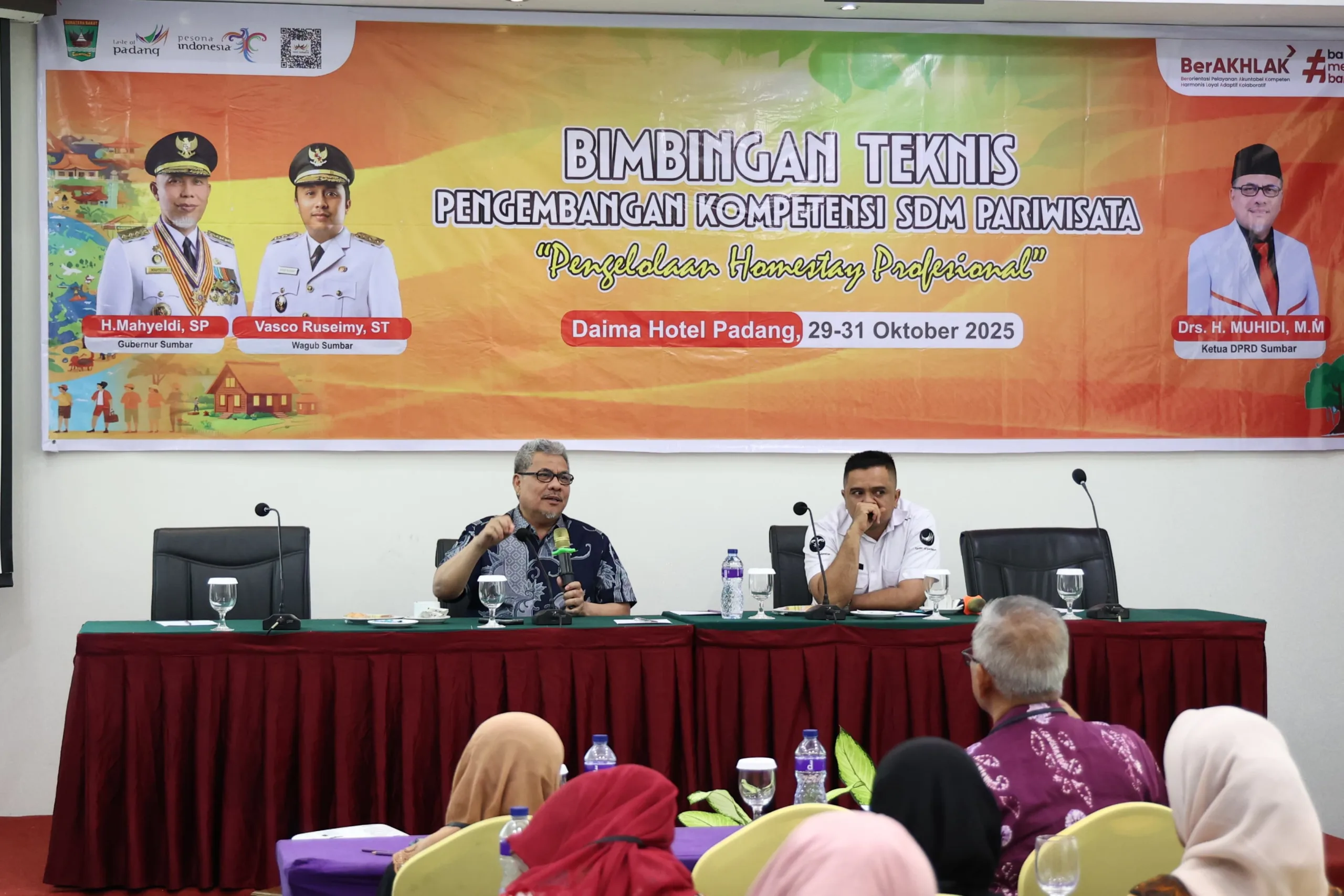 Ketua DPRD Sumbar Dorong Profesionalisme Pengelola Homestay untuk Majukan Pariwisata Daerah