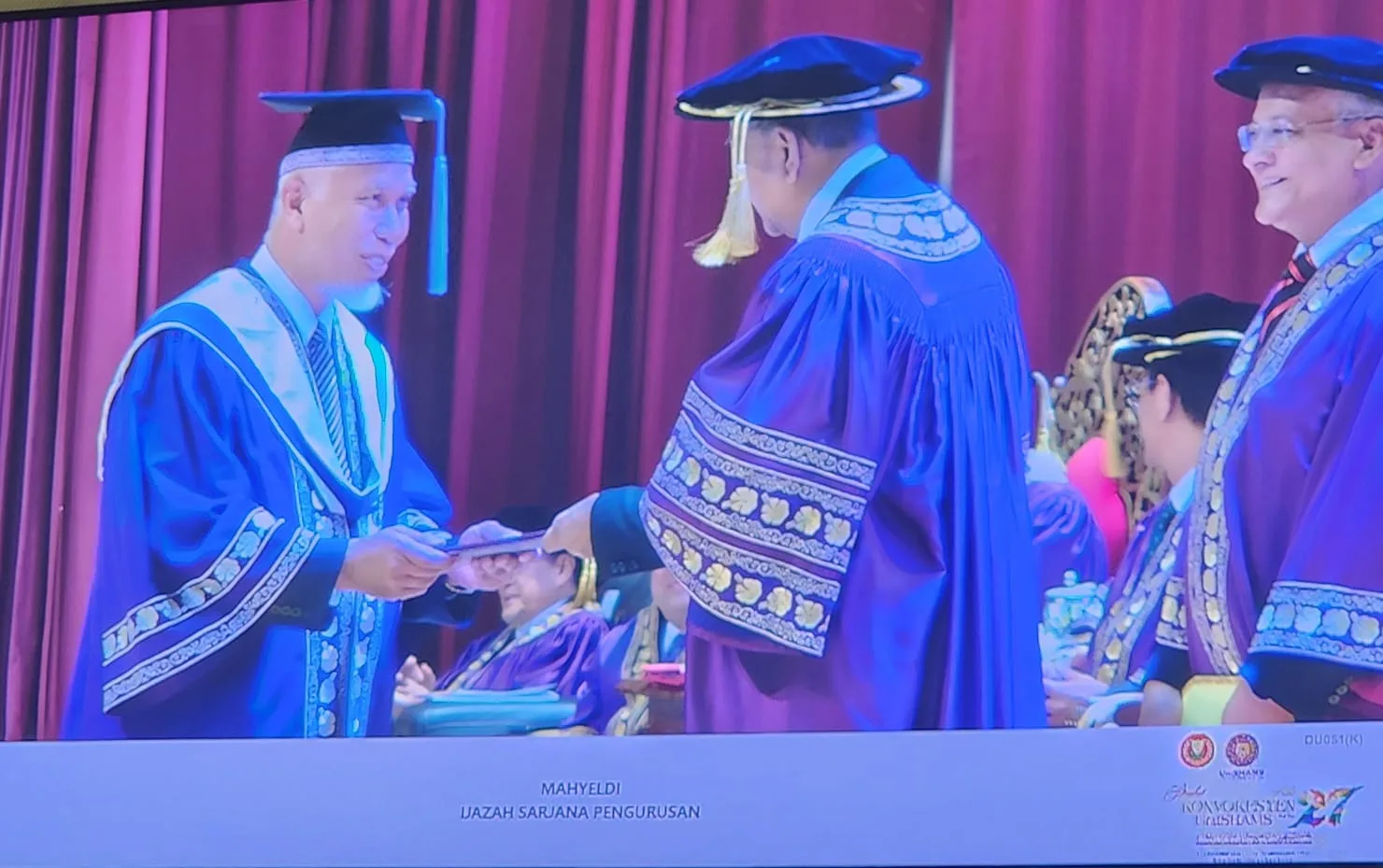 Resmi Sandang Gelar Magister, Gubernur Mahyeldi  Diwisuda di Malaysia