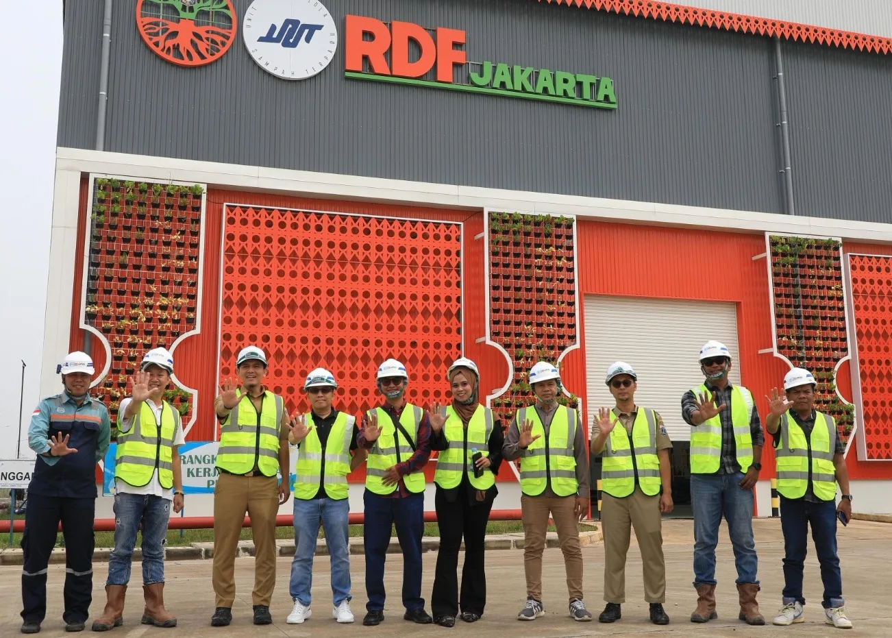 Bau Busuk Air Lindi Sampah Tercium Warga di Sekitar RDF Rorotan