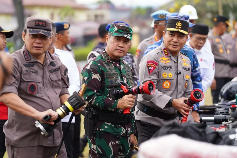 Polda Riau dan Pangdam XIX/TT Siagakan 31 Ribu Personel dan Sarpras SAR Hadapi Potensi Bencana Hidrometeorologi 2025