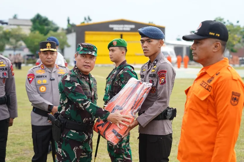 Polda Riau dan Pangdam XIX/TT Siagakan 31 Ribu Personel dan Sarpras SAR Hadapi Potensi Bencana Hidrometeorologi 2025